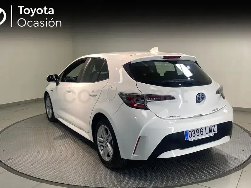 Usado Toyota Corolla Active 122 CV (89 kW) 2021 Blanco Berlina