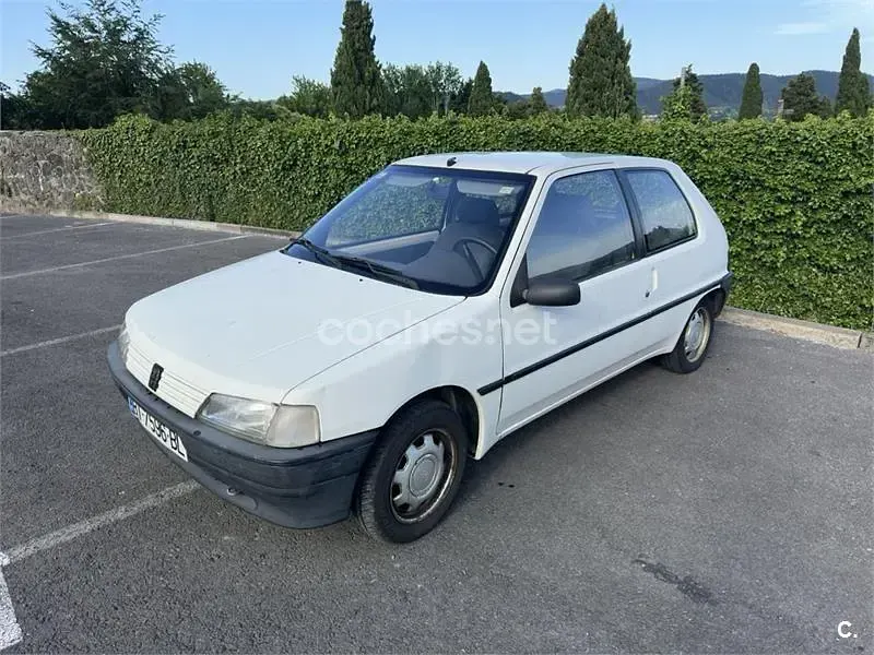 Usado Peugeot 106 60 CV (44 kW) 1992 Blanco Utilitario