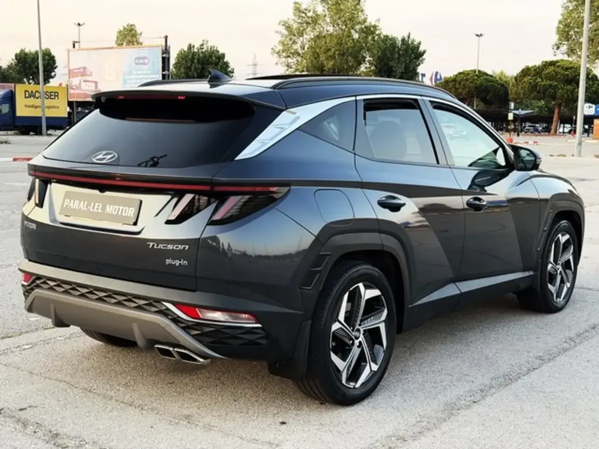 Usado Hyundai Tucson Style 265 CV (194 kW) 2022 Gris SUV