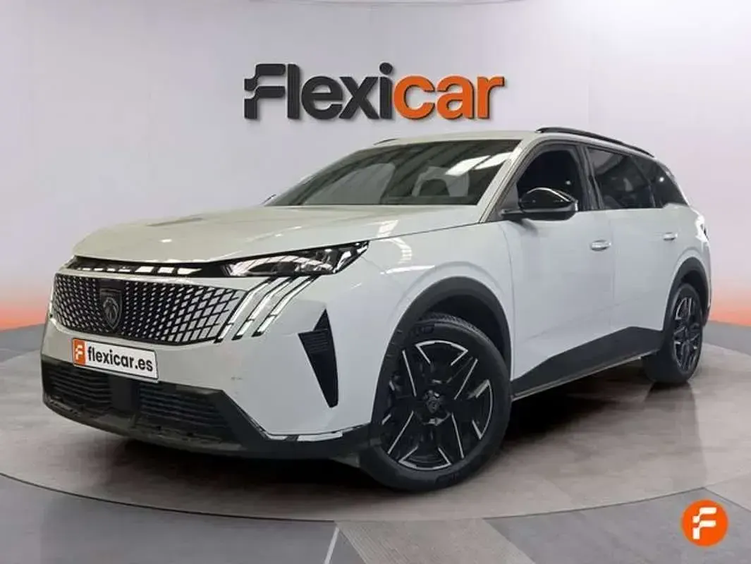 Käytetty Peugeot 5008 Allure 145 HP (106 kW) 2025 Valkoinen Katumaasturi