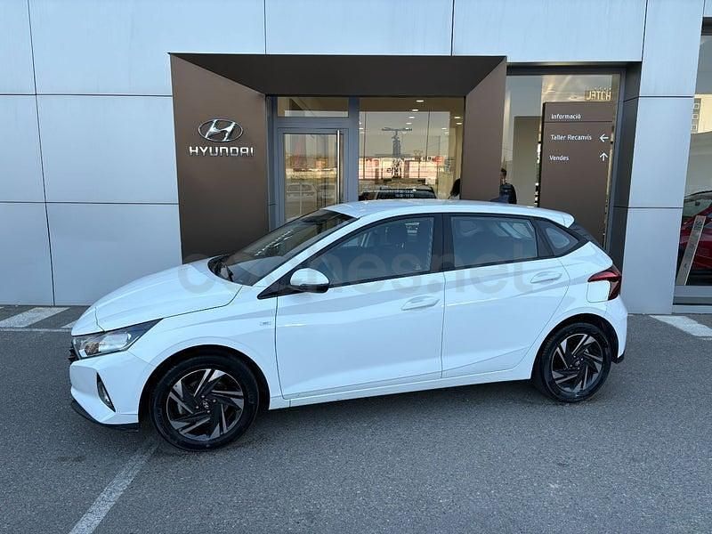 Usado Hyundai i20 100 CV (73 kW) 2022 Blanco Utilitario