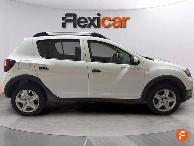 Usado Dacia Sandero Stepway Ambiance 90 CV (66 kW) 2016 Blanco Utilitario