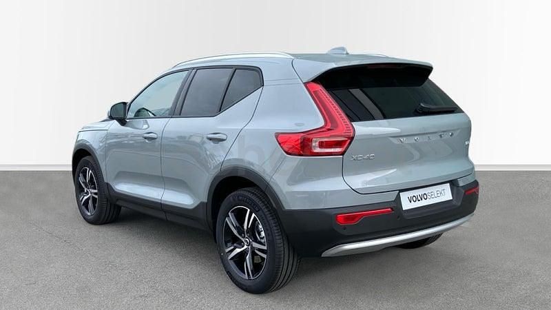 Nuevo Volvo XC40 Core 163 CV (119 kW) 2025 Gris / plata SUV