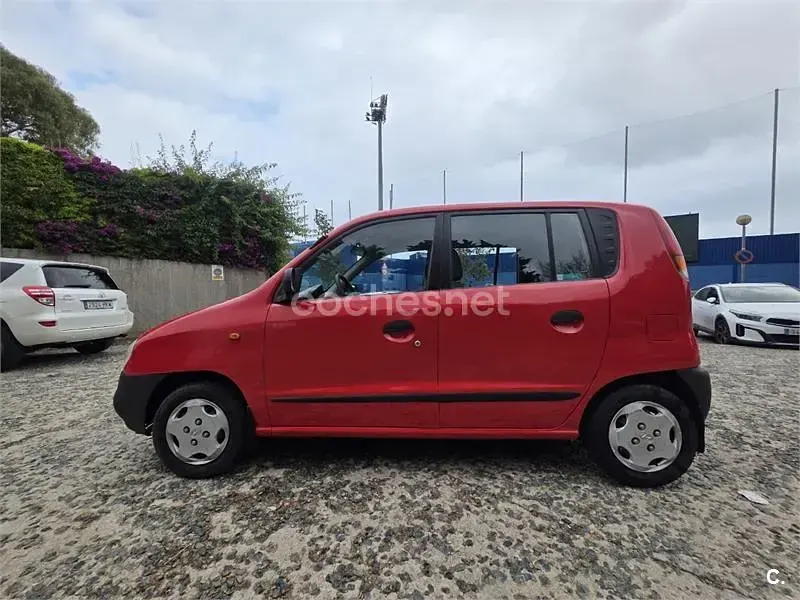 Usado Hyundai Atos GLS 55 CV (40 kW) 2001 Rojo Utilitario