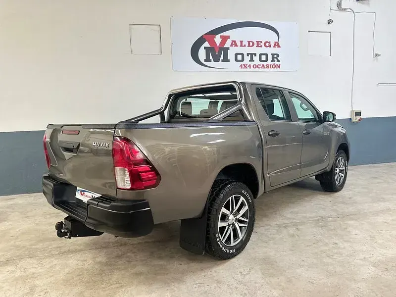 Usado Toyota HiLux 150 CV (110 kW) 2021 Verde Pickup/Camioneta