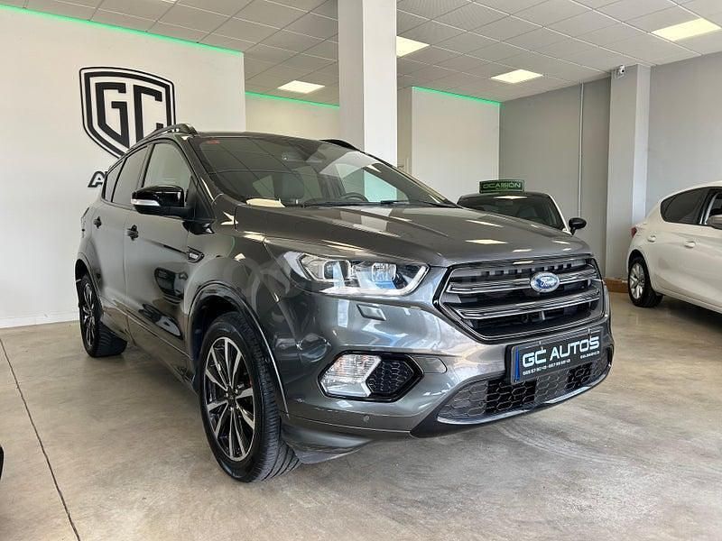 Usado Ford Kuga ST-Line 150 CV (110 kW) 2020 Gris SUV