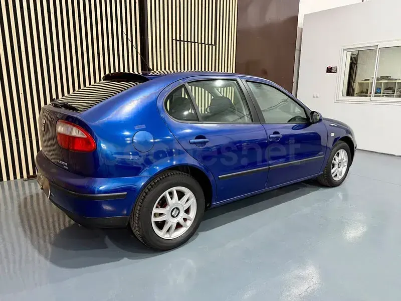 Usado Seat Leon Stella 90 CV (66 kW) 2004 Azul Utilitario