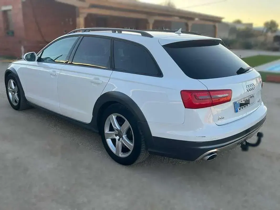 Usado Audi A6 Allroad Premium 245 CV (180 kW) 2013 Blanco Familiar
