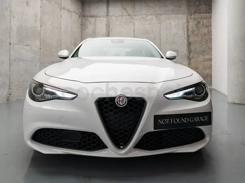 Usado Alfa Romeo Giulia 136 CV (100 kW) 2018 Blanco Berlina