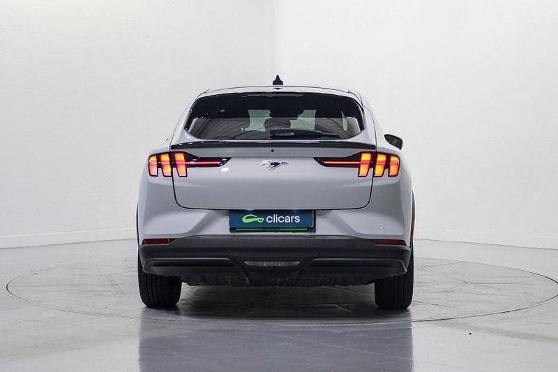 Usado Ford Mustang Mach-E 197 kW (269 CV) 2022 Gris SUV