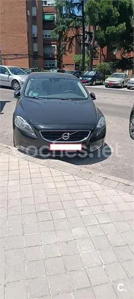 Usado Volvo V40 Momentum 150 CV (110 kW) 2016 Negro Berlina