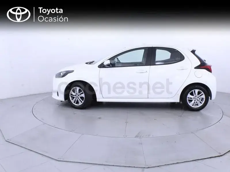 Usado Toyota Yaris 125 CV (91 kW) 2023 Blanco Utilitario