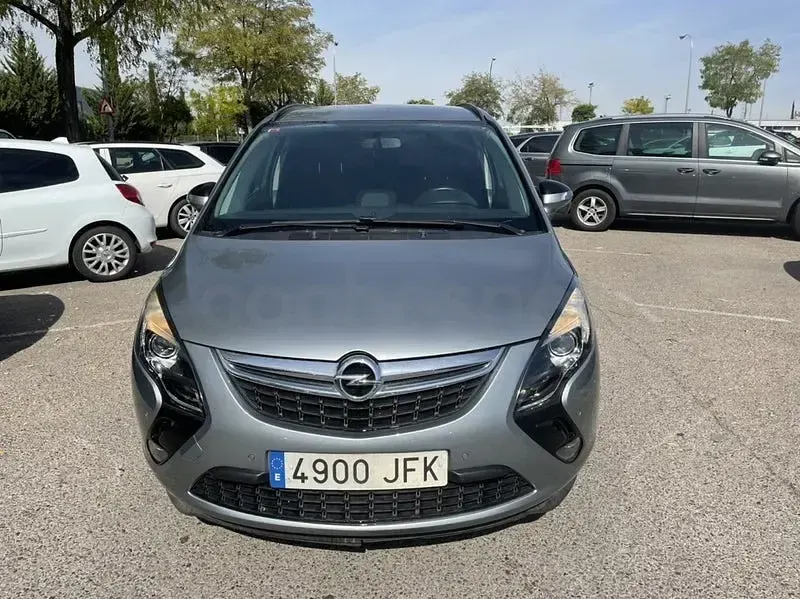 Usado Opel Zafira Tourer Selective 130 CV (95 kW) 2015 Gris / plata Monovolumen