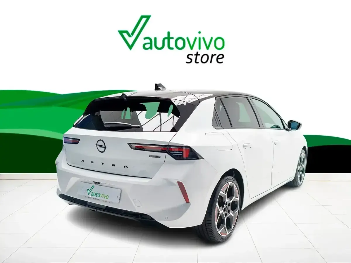 Usado Opel Astra GS Line 182 CV (133 kW) 2023 Blanco Utilitario