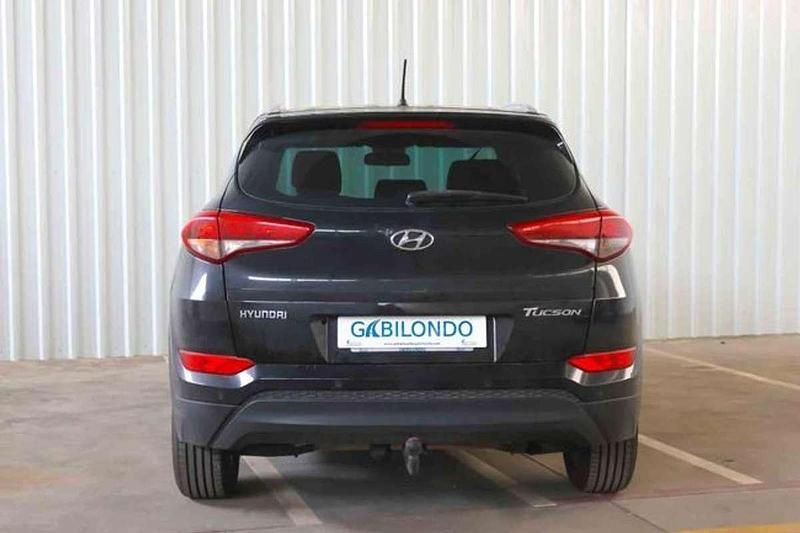 Usado Hyundai Tucson 132 HP (97 kW) 2015 Preto SUV