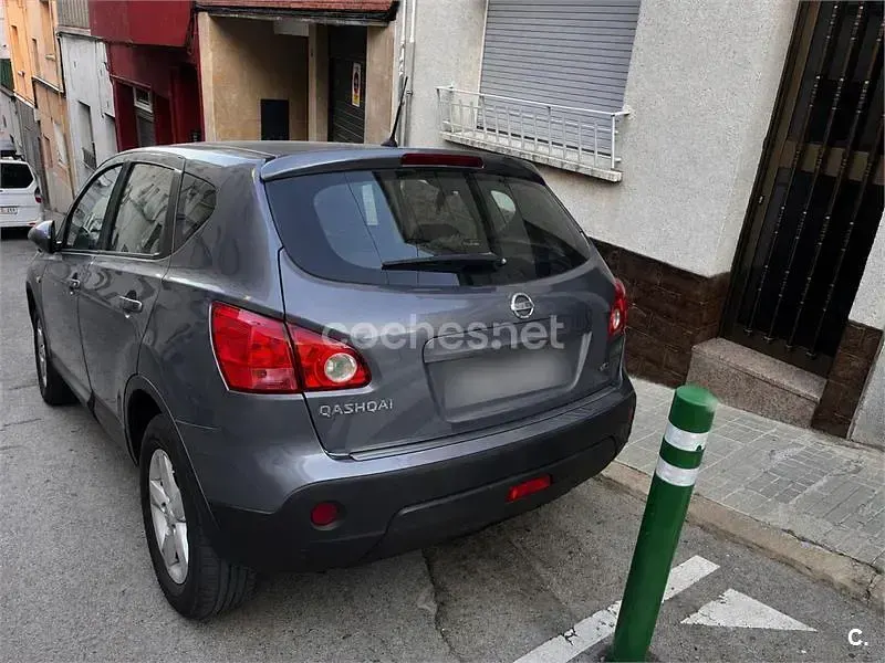 Usado Nissan Qashqai Acenta 106 CV (77 kW) 2007 Gris / plata SUV