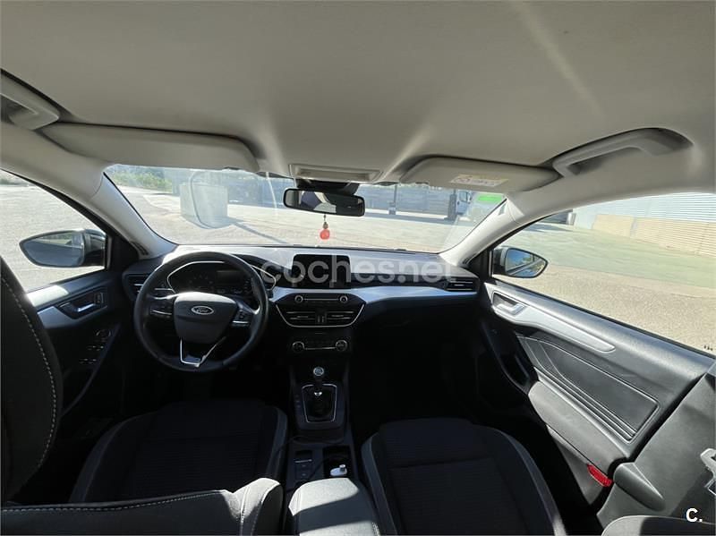 Usado Ford Focus Trend 125 CV (91 kW) 2019 Negro Berlina