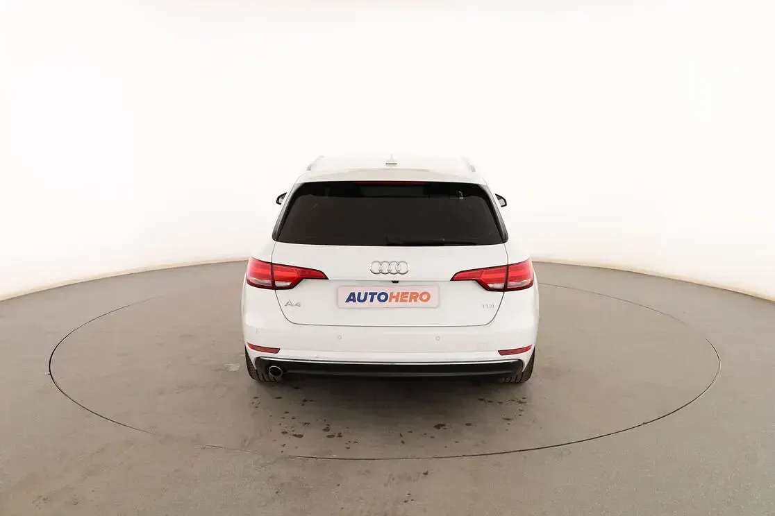Usado Audi A4 Design 150 CV (110 kW) 2016 Blanco Familiar