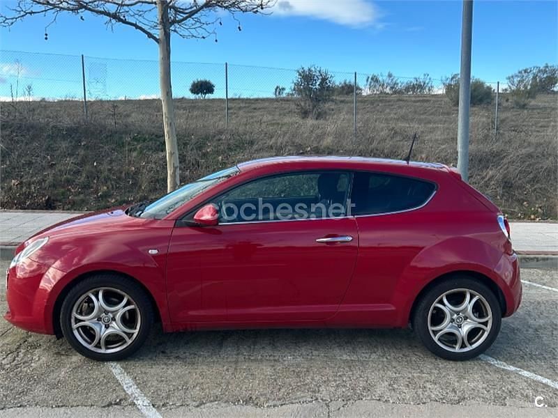 Usado Alfa Romeo MiTo Distinctive 85 CV (62 kW) 2016 Rojo Utilitario
