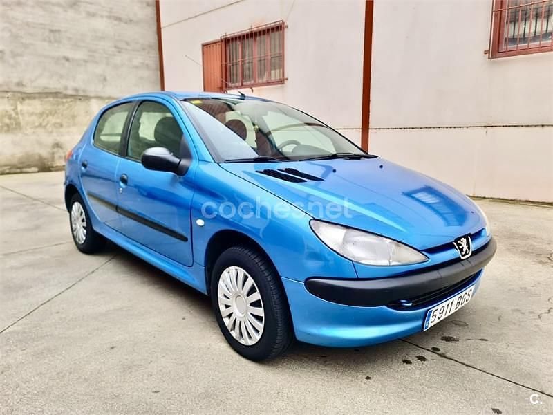 Azul Usado 2001 Peugeot 206 Berlina | 1500 € (Buen precio) - Imagen 1/4
