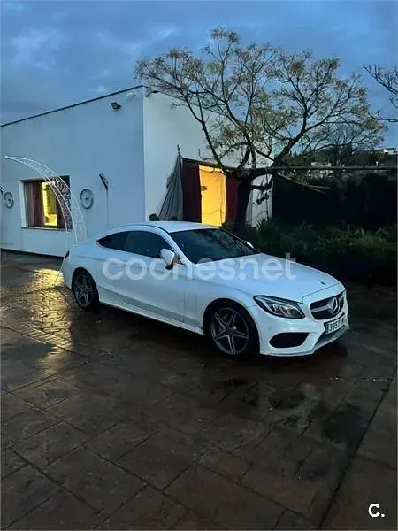 Usado Mercedes C220 AMG line 170 CV (125 kW) 2017 Blanco Coupe