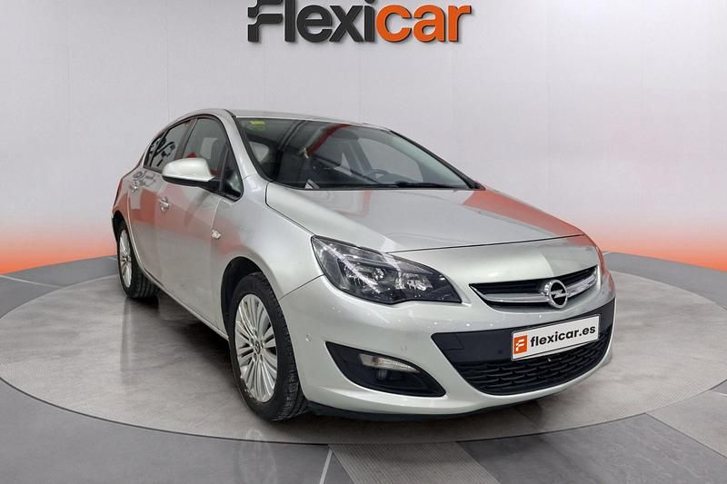 Gris Usado 2015 Opel Astra Selective Berlina | 8990 € (Buen precio) - Imagen 1/4
