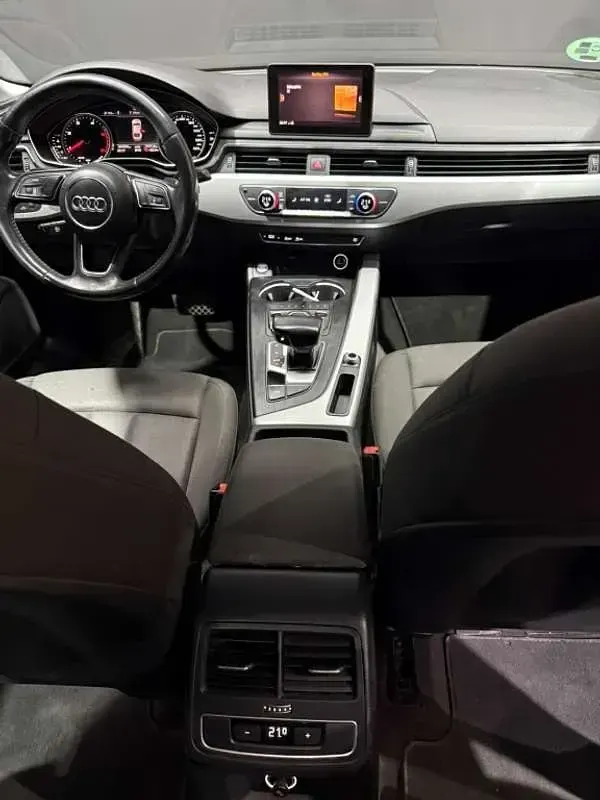 Usado Audi A5 Sportback 150 CV (110 kW) 2018 Plateado Utilitario