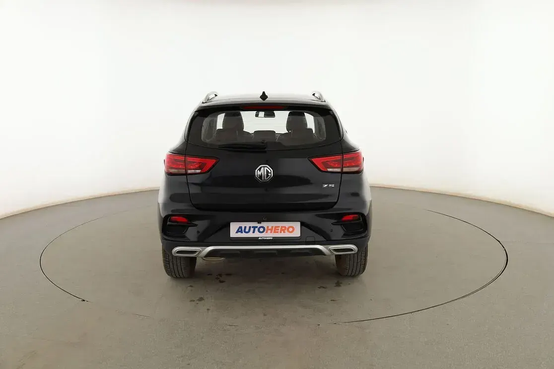 Usado MG ZS Comfort 111 CV (81 kW) 2023 Negro SUV