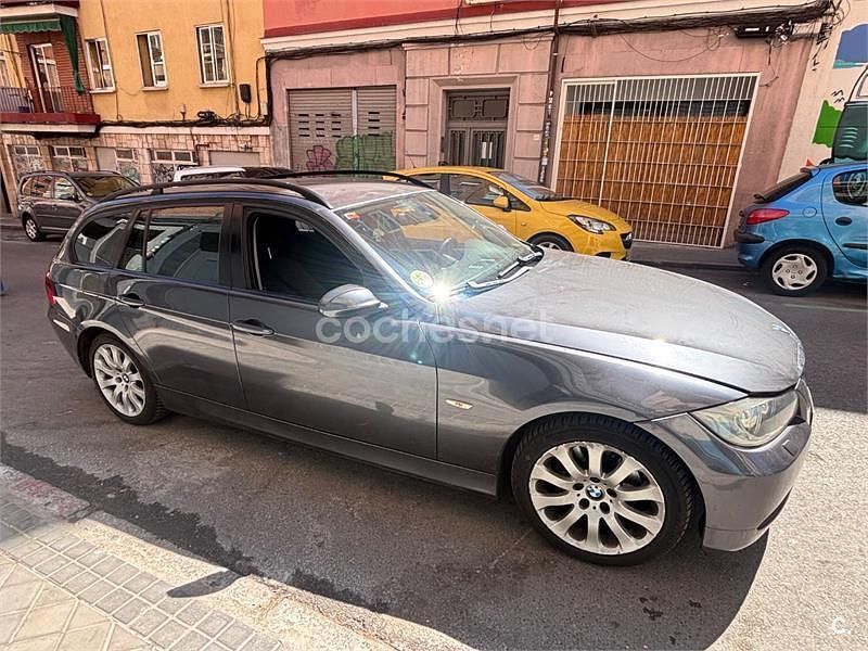 Usado BMW 320 163 CV (119 kW) 2008 Gris / plata Familiar