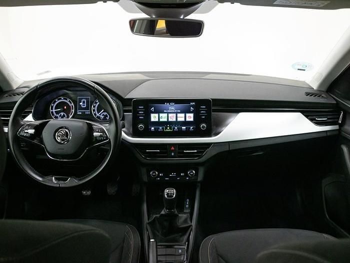 Usado Skoda Scala Ambition 150 CV (110 kW) 2023 Rojo Utilitario