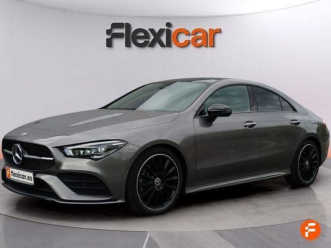 Usado Mercedes CLA200 150 CV (110 kW) 2025 Gris / plata Berlina