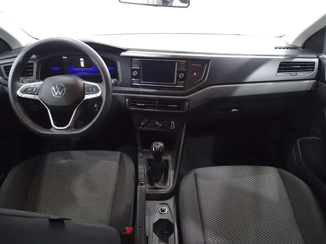 Usado VW Polo 95 CV (69 kW) 2022 Gris Utilitario