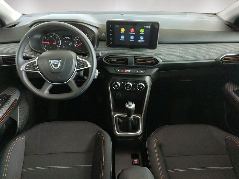 Usado Dacia Sandero Comfort 91 CV (66 kW) 2021 Naranja Berlina