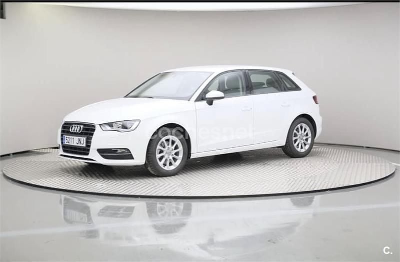 Käytetty Audi A3 Attraction 150 HP (110 kW) 2016 Valkoinen Sedan