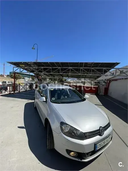 Usado VW Golf VII Advance 105 CV (77 kW) 2012 Gris / plata Familiar