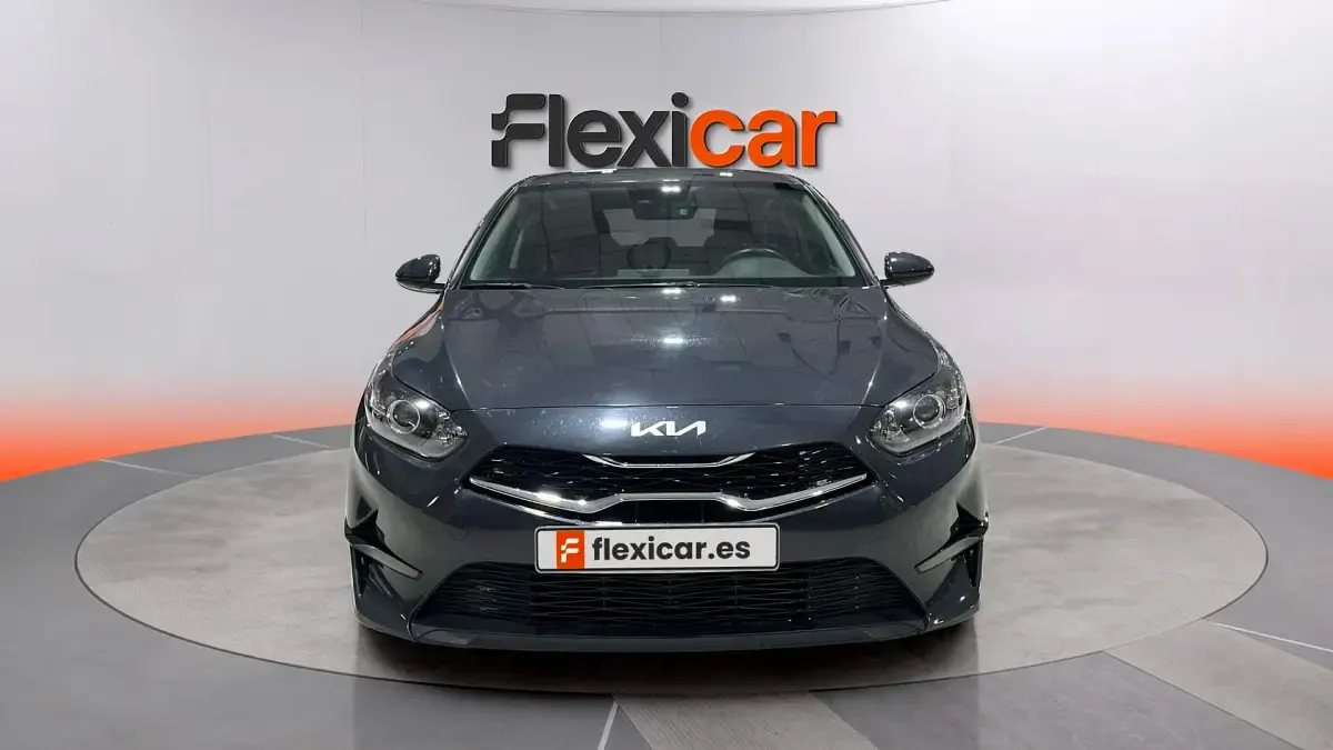 Usado Kia Ceed 136 CV (100 kW) 2023 Gris Utilitario