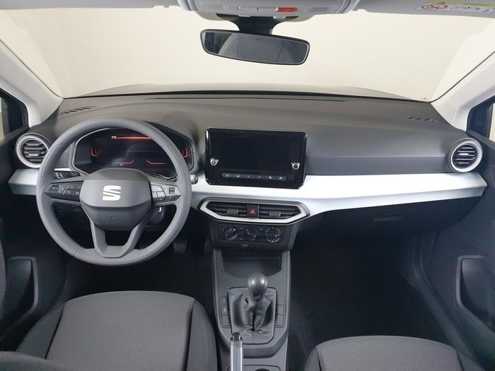 Używany Seat Arona Reference 95 KM (69 kW) 2024 Szary SUV
