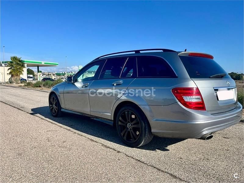 Usado Mercedes C250 204 CV (150 kW) 2013 Gris / plata Familiar