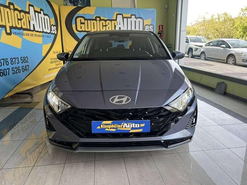 Usado Hyundai i20 101 CV (74 kW) 2024 Gris Utilitario