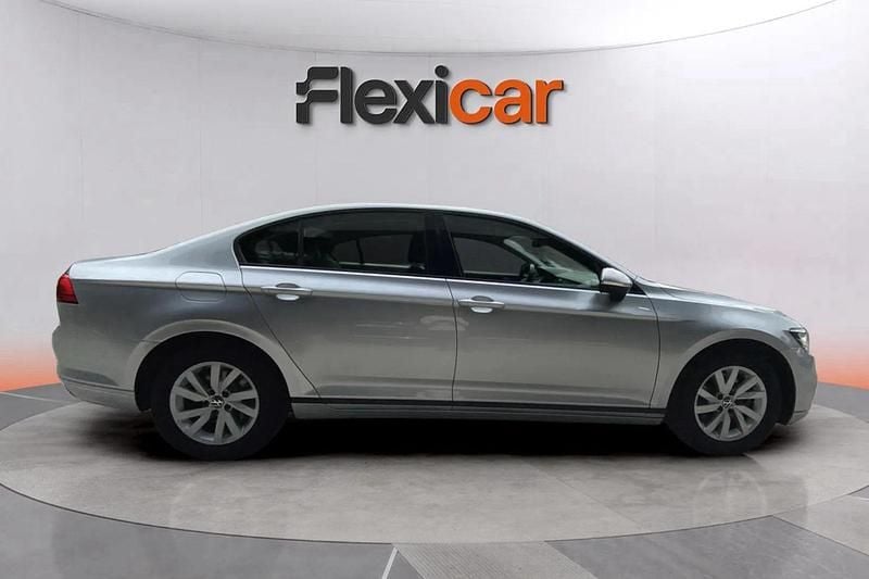 Usado VW Passat Business 150 CV (110 kW) 2021 Gris Berlina