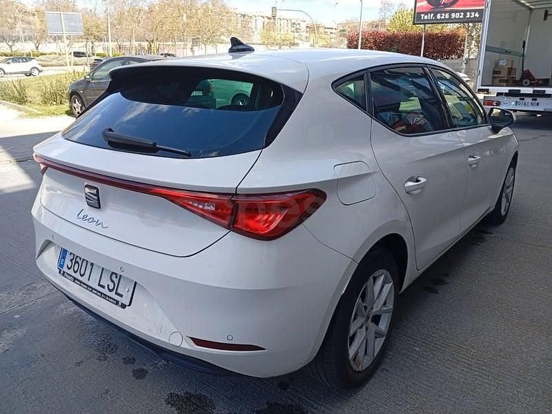 Usado Seat Leon Style 115 CV (84 kW) 2021 Blanco Berlina