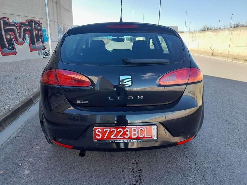 Usado Seat Leon Reference 90 CV (66 kW) 2009 Negro Utilitario
