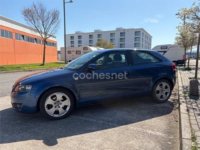 Usado Audi A3 Attraction 140 CV (102 kW) 2007 Azul Utilitario