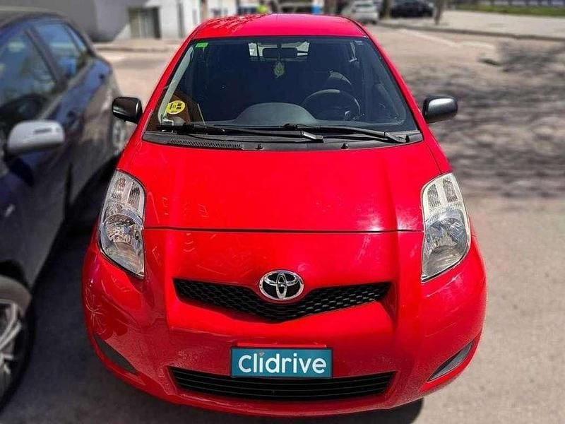 Usado Toyota Yaris Live 90 CV (66 kW) 2009 Rojo Utilitario