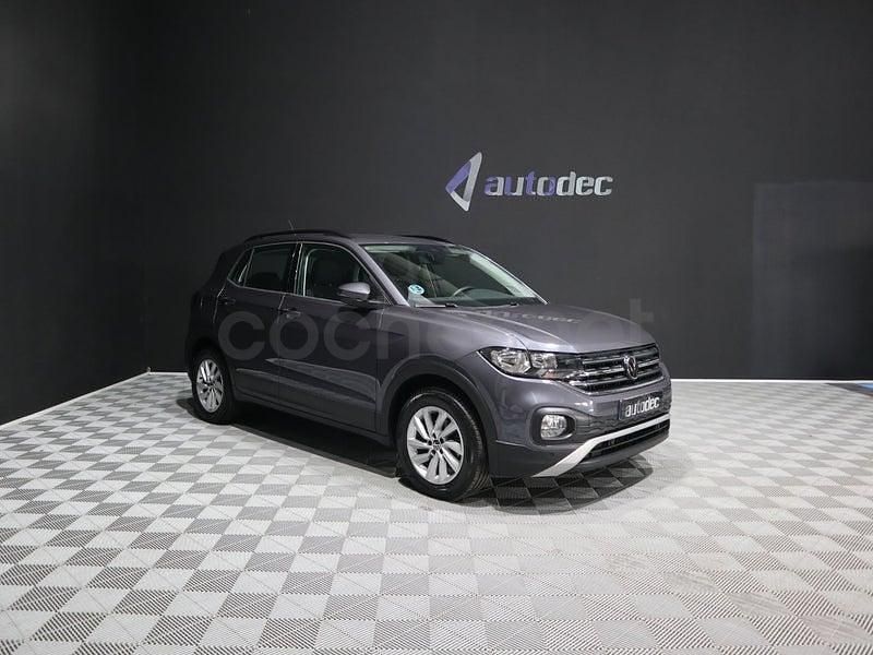 Usado VW T-Cross Advance 110 CV (80 kW) 2023 Gris / plata SUV