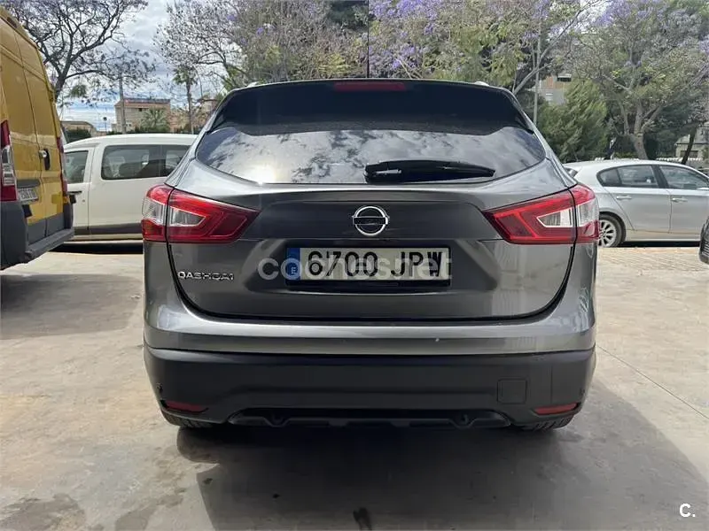 Usado Nissan Qashqai Tekna 130 CV (95 kW) 2016 Gris / plata SUV