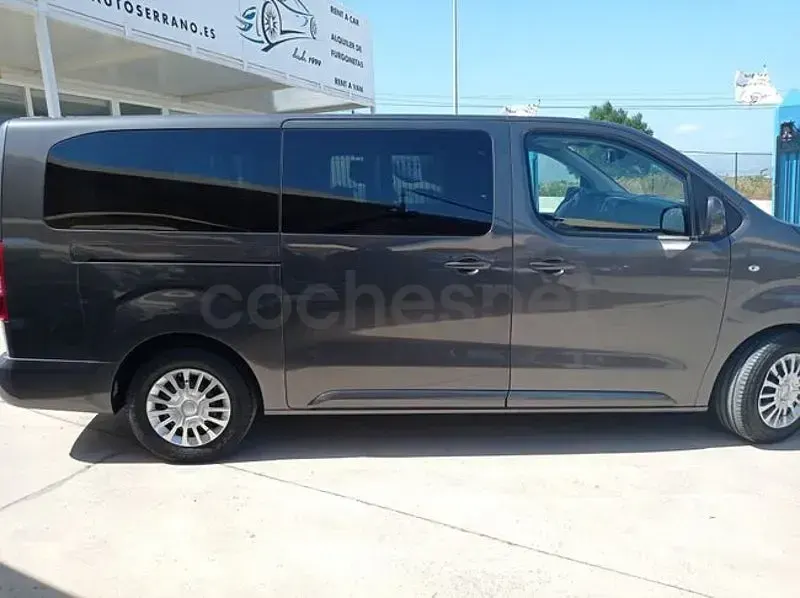 Usado Toyota Proace Verso Plus 145 CV (106 kW) 2023 Marrón Familiar