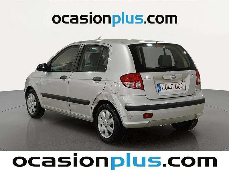 Usado Hyundai Getz 63 CV (46 kW) 2004 Gris Utilitario