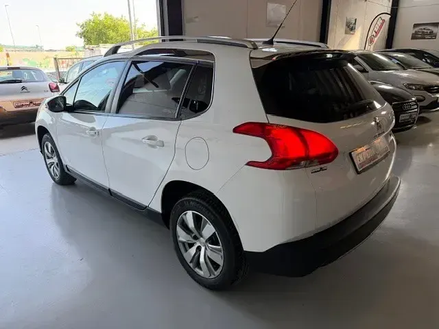 Usado Peugeot 2008 Access 82 CV (60 kW) 2016 Blanco SUV