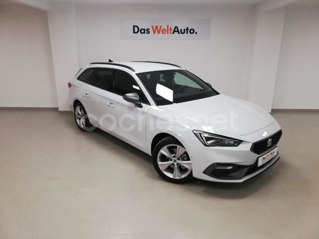 Blanco Usado 2024 Seat Leon FR Familiar | 23.500 € (Precio justo) - Imagen 1/4